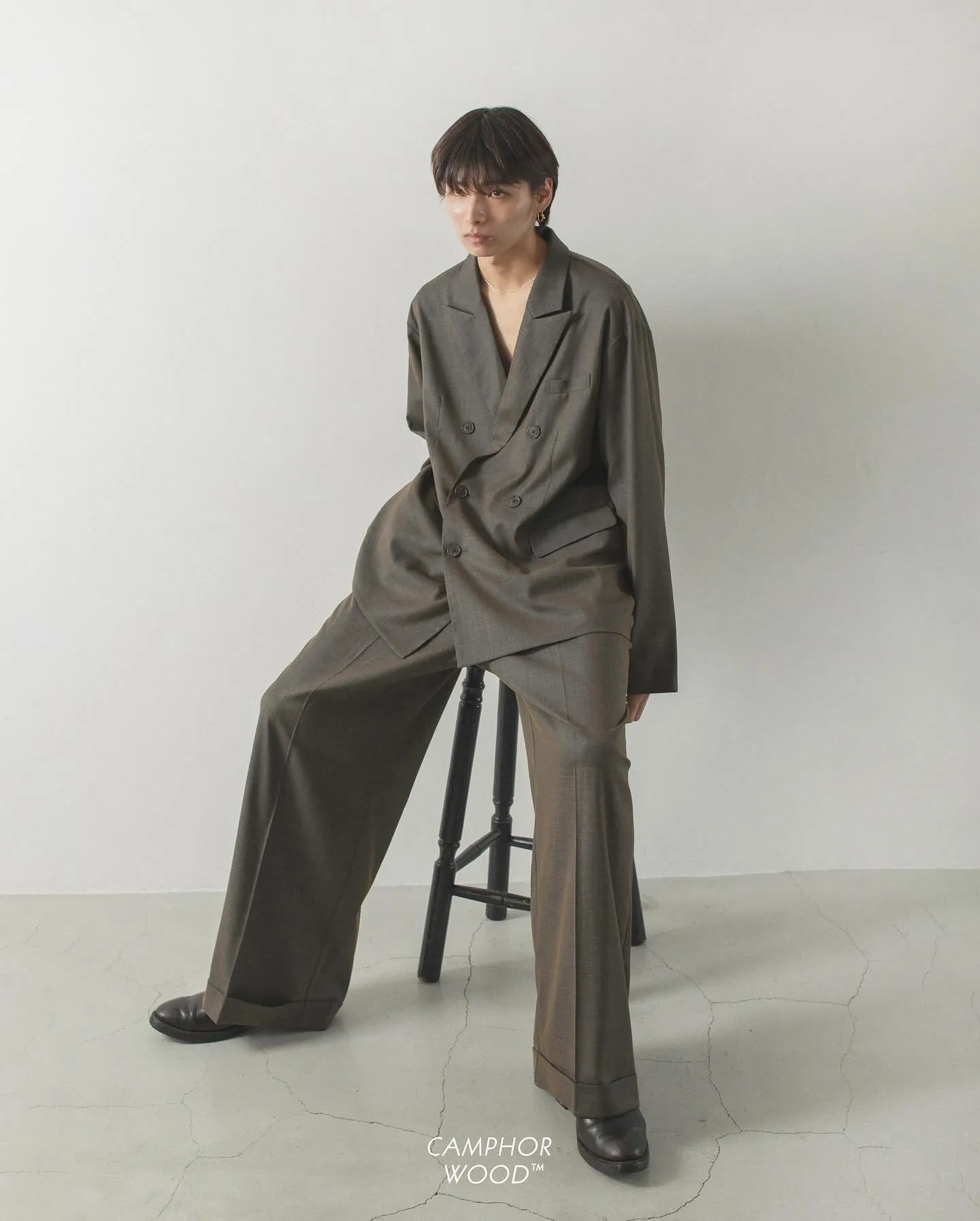 1tuck wide baggy chambray slacks
