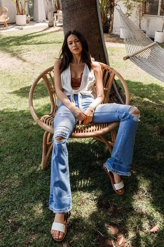DISTRESSED MID RISE FLARE *Online Only*