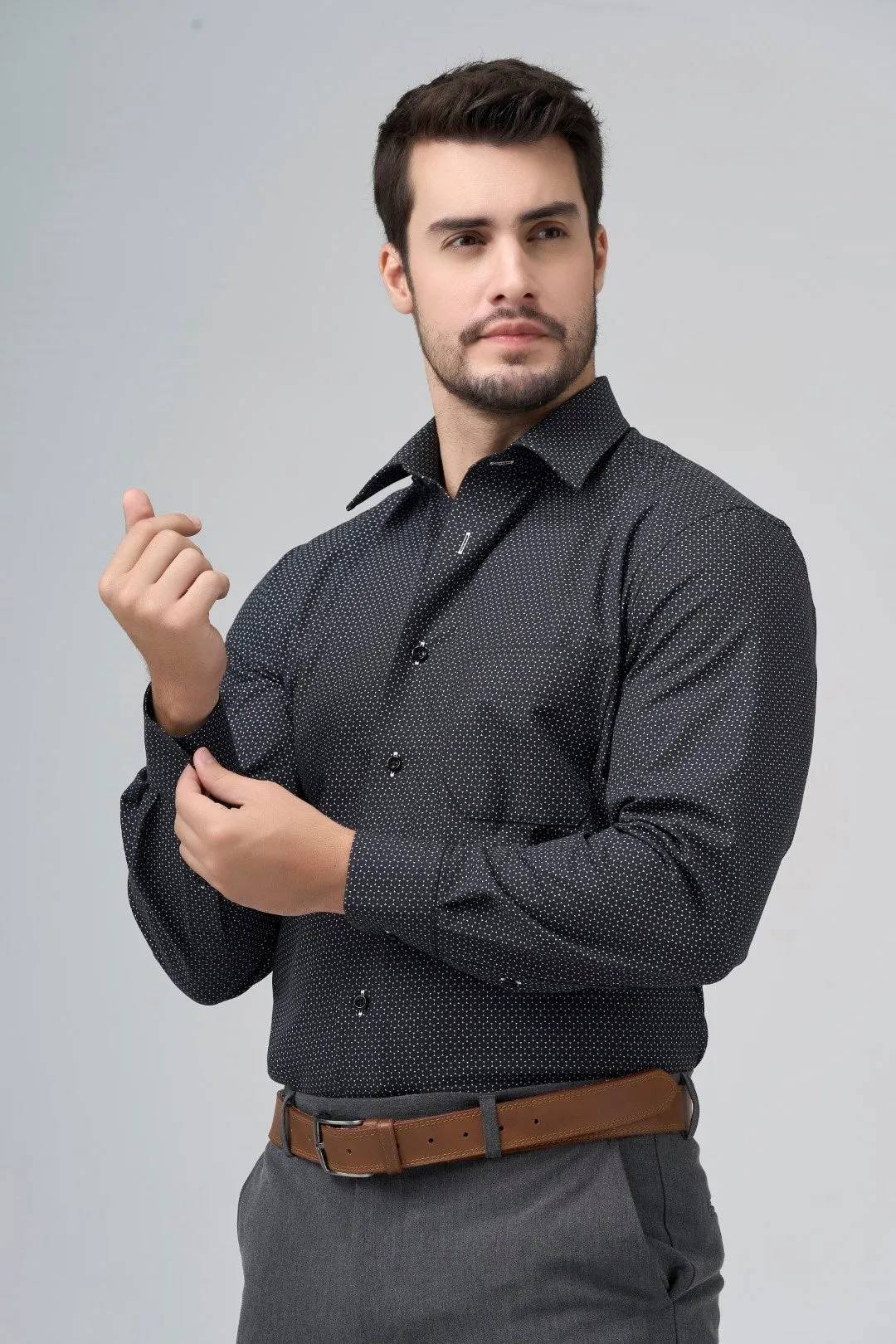 Mens Regular Fit Cotton Spandex Non-Iron Spread Collar