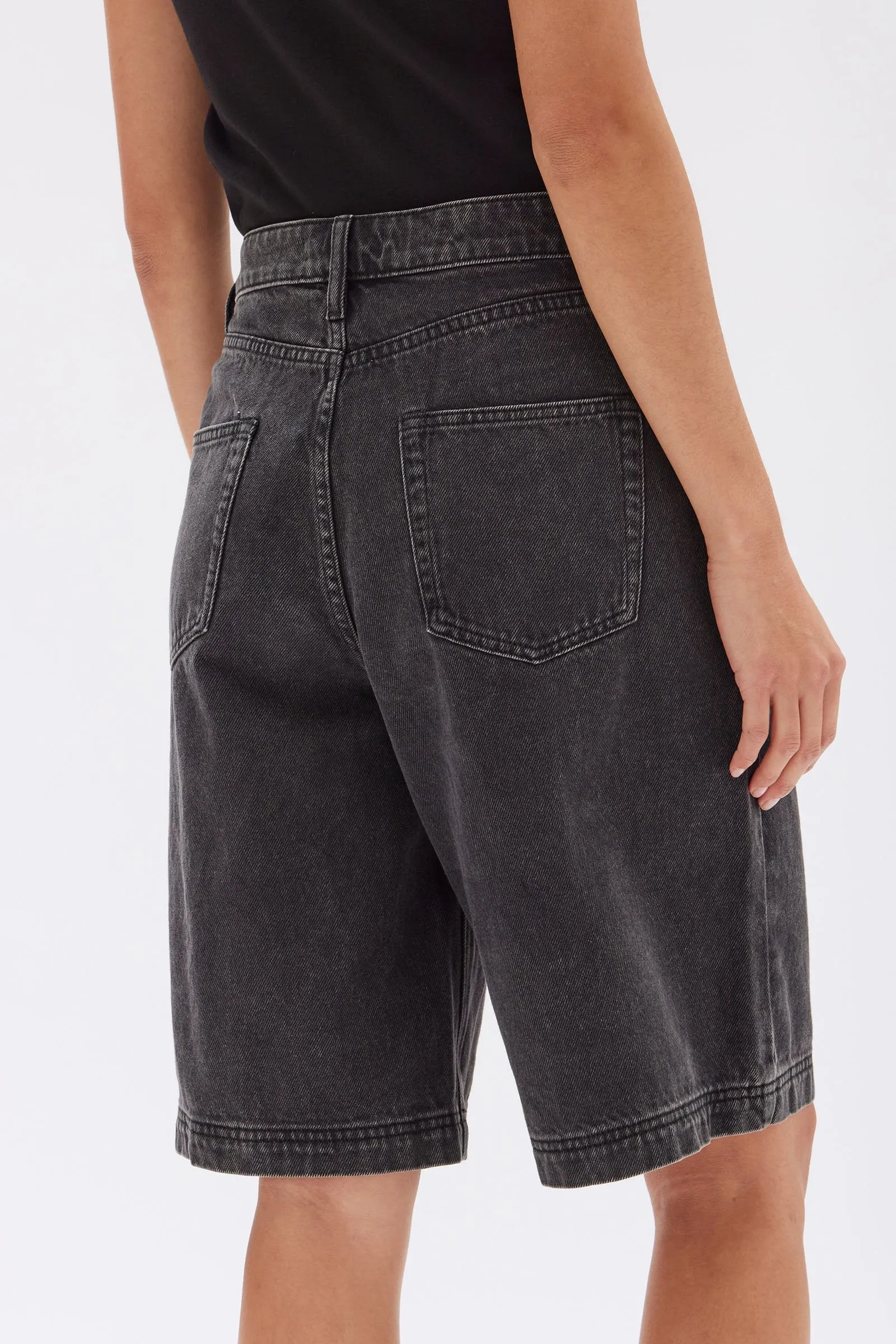 Slack Pleat Denim Short